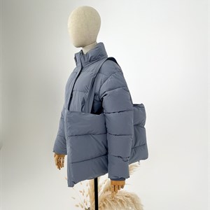 Одежда с отстёгивающимися деталями популярна уже не