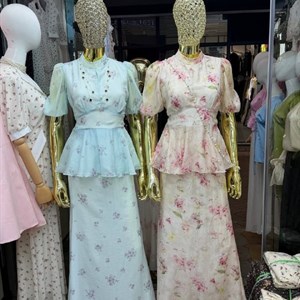 Женская летняя двойка: юбка макси с корсетной завязкой и элегантный топ с воздушными рукавами