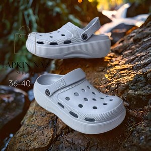  Более 20ти лет занимаемся продажами домашних тапочек