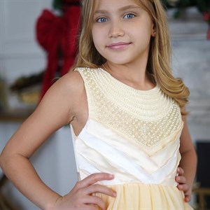 Красивое платье усыпанное жемчугом Новиночки Прямые