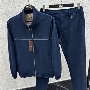 Купите новый костюм Loro Piana из микровельвета - идеальный выбор для стильных мужчин