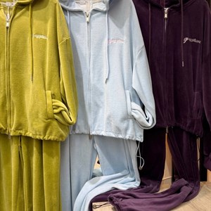 Женская одежда KAPSULA BRAND — размеры S, M, L