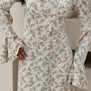 Цветущая Нежность: Изысканное Платье из Шелка