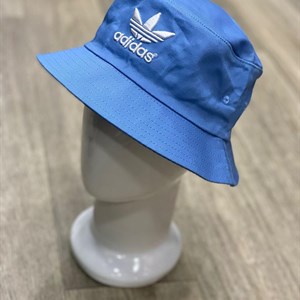   Лето солнце море И стильная панамка Защитите себя