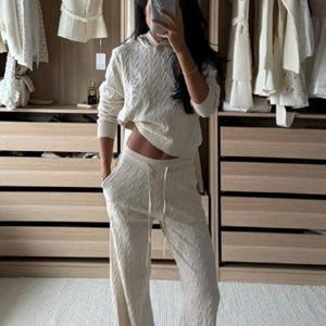 Женские костюмы-двойки под Uniqlo из Гуанчжоу — предзаказ в Бишкеке