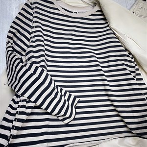 Новая коллекция стильной одежды из Италии - жилетки, тельняшки и джинсы