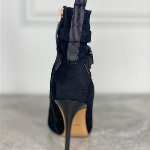 Элегантность всегда в моде Цена 5000 сом Рынок Дордой