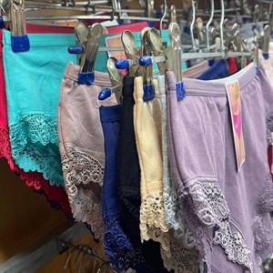 Кыргызстан Бишкек Рынок Кербен Дордой Нижнее белье