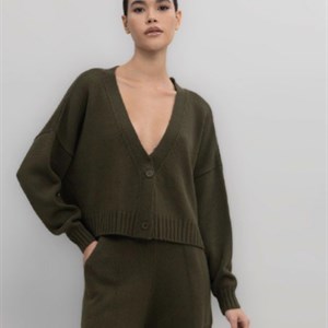   Кардиганы шерстяные премиум качества       Цена