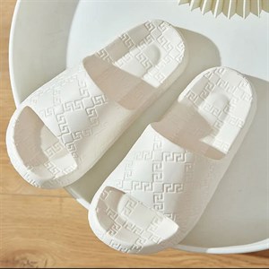  Более 20ти лет занимаемся продажами домашних тапочек