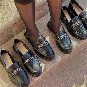 Классика которая никогда не выйдет из моды Цена 2700