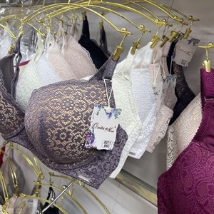 Кыргызстан Бишкек Рынок Кербен Дордой Нижнее белье