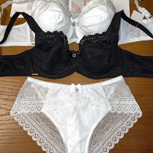 Дордой рынок Кербен Мир белья Ряд 6 контейнер 07