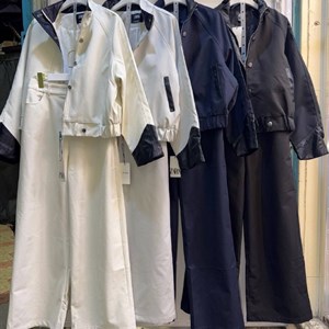 Женский костюм ZARA в наличии — размеры M и L, 4 цвета