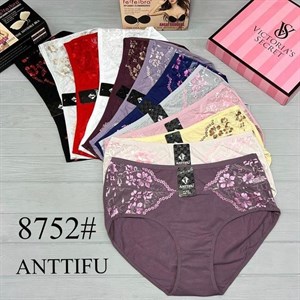 Кыргызстан Бишкек Рынок Кербен Дордой Нижнее белье