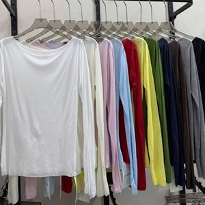 Продажа одежды и аксессуаров KAPSULA_BRAND — офлайн точки на рынке ДОРДОЙ