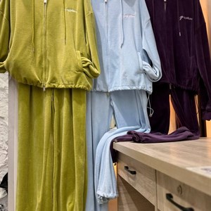 Женская одежда KAPSULA BRAND — 2000 сом за расцветку
