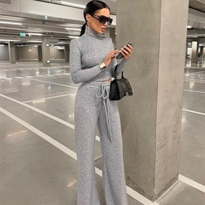 Получили на повторе шикарный костюм Размер S M Цена