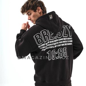 Здравствуйте Вы можете заказать у нас уличную одежду