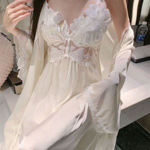 Элегантные атласные халаты и пижамы для идеальных вечеров