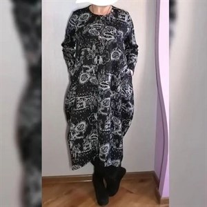 Модель 7100 Трикотажное платье свободного кроя Очень