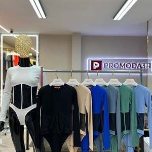 Боди с идеальной посадкой Выполнен из ткани лапша