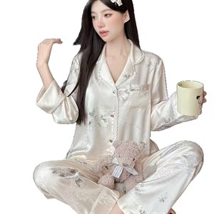 Новая коллекция женской одежды оптом - люксовые модели в Дордо